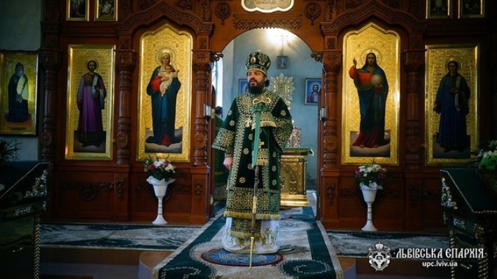 Под Львовом "батюшка" Московского патриархата ограбил храм: вывез даже иконостасы и колокола